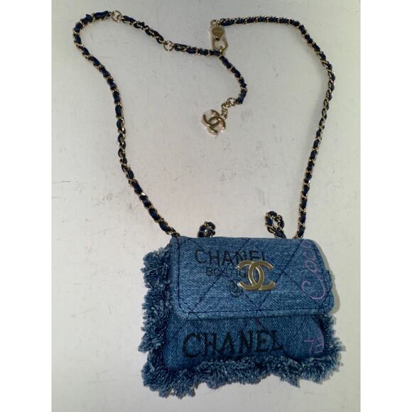 Chanel 22P Blue Denim Graffiti Black Pink CC Logo Frayed Credit Card Belt Bag - Picture 13 of 16